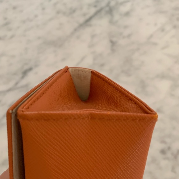 Tory Burch saffaino leather in blood orange sunglass case - Picture 7 of 11